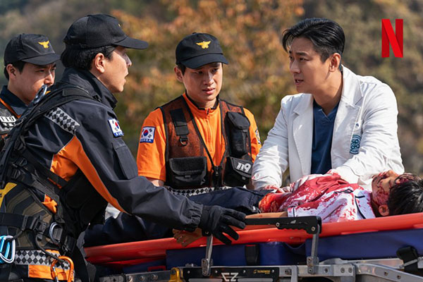 The Trauma Codes: Heroes on Call (ชั่วโมงโกงความตาย) [2025]